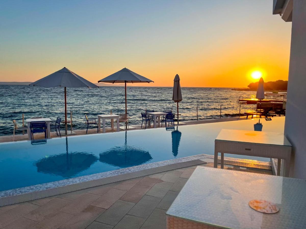 Luxury Two-Floor Apartment In Petrcane With Garden And Pool Экстерьер фото