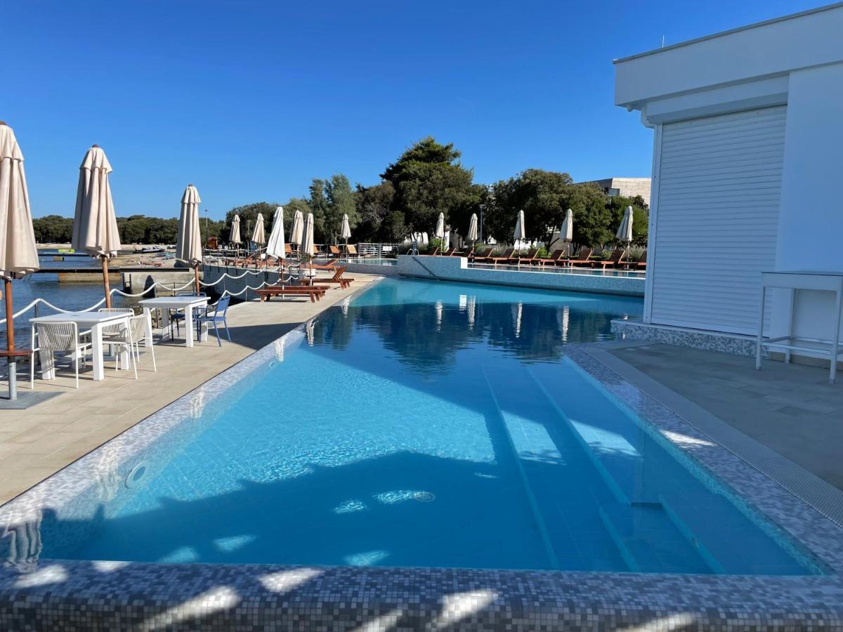 Luxury Two-Floor Apartment In Petrcane With Garden And Pool Экстерьер фото