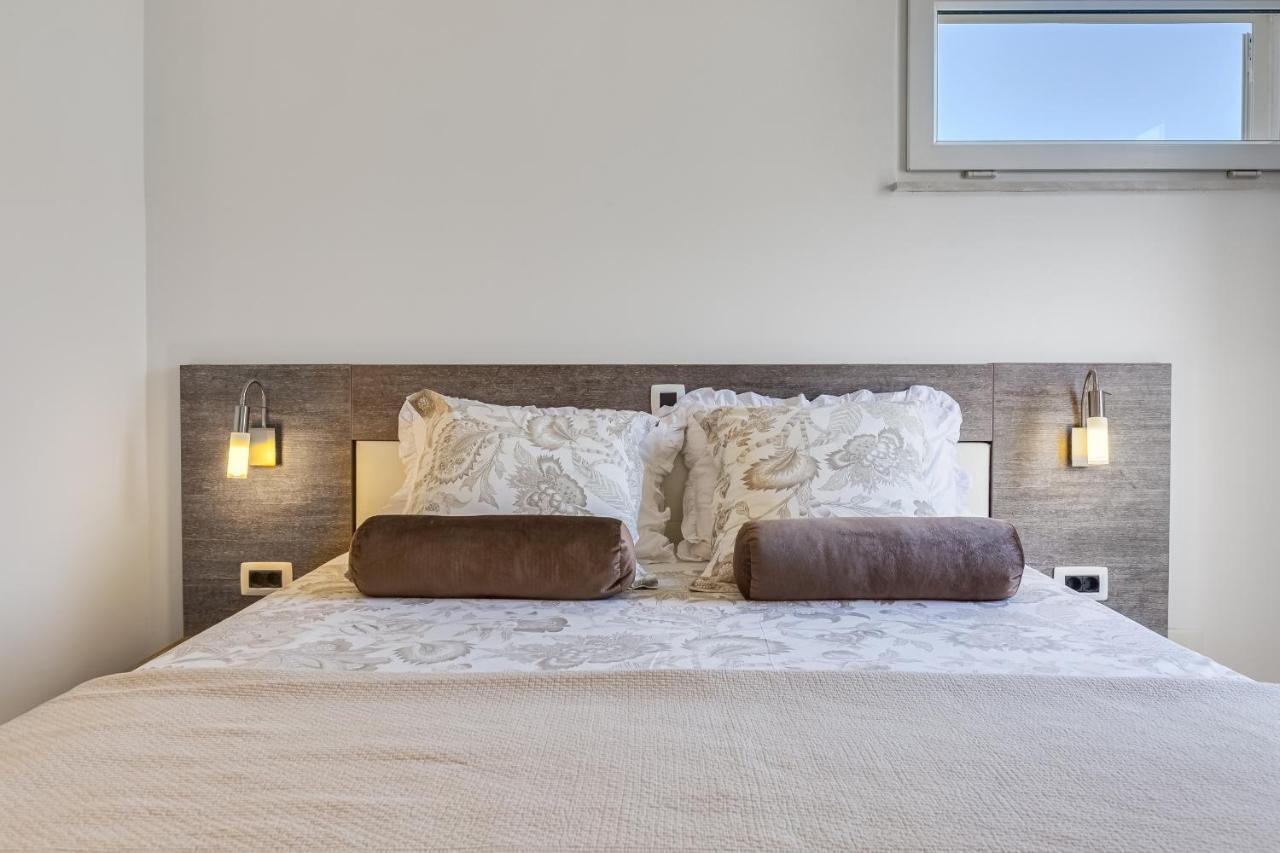 Luxury Two-Floor Apartment In Petrcane With Garden And Pool Экстерьер фото