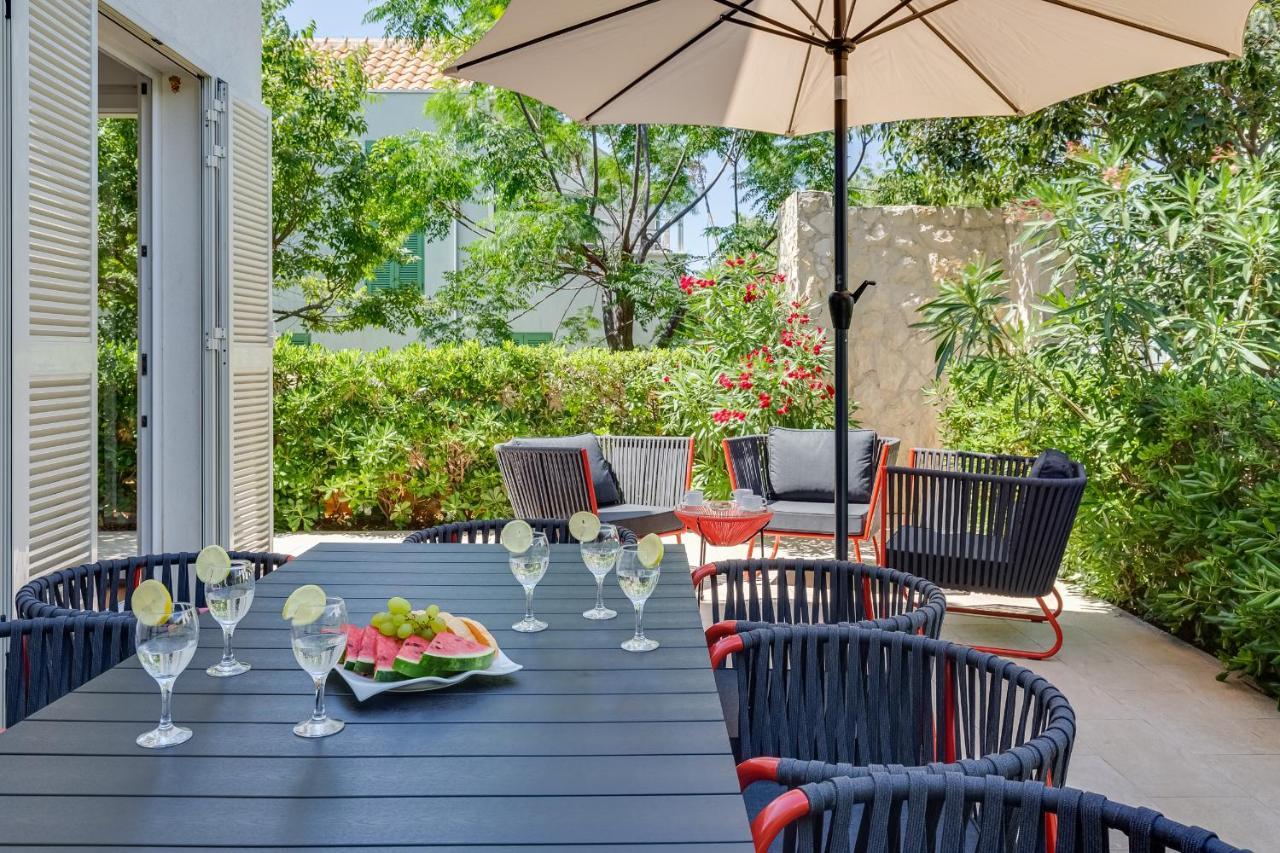 Luxury Two-Floor Apartment In Petrcane With Garden And Pool Экстерьер фото
