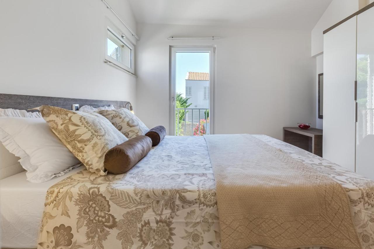 Luxury Two-Floor Apartment In Petrcane With Garden And Pool Экстерьер фото