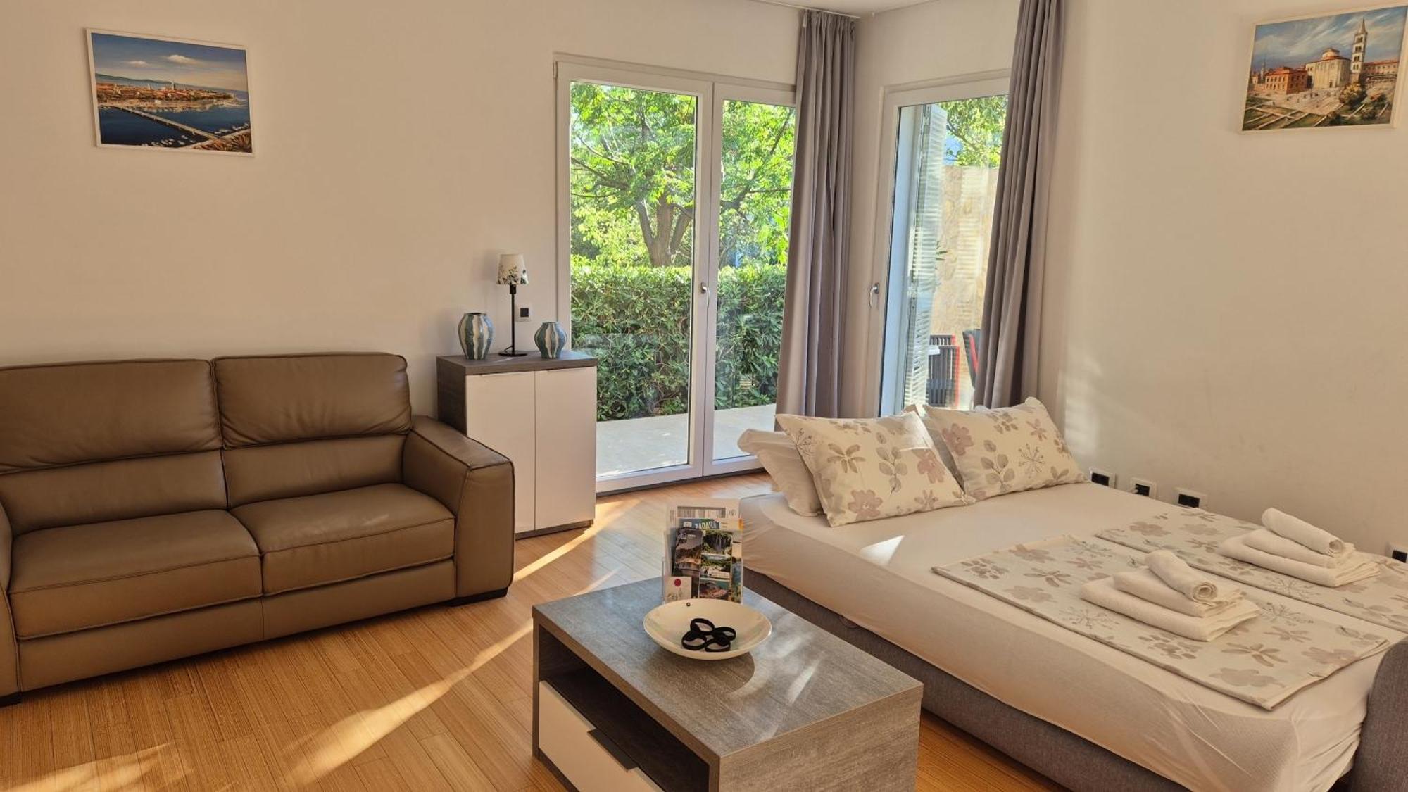 Luxury Two-Floor Apartment In Petrcane With Garden And Pool Экстерьер фото