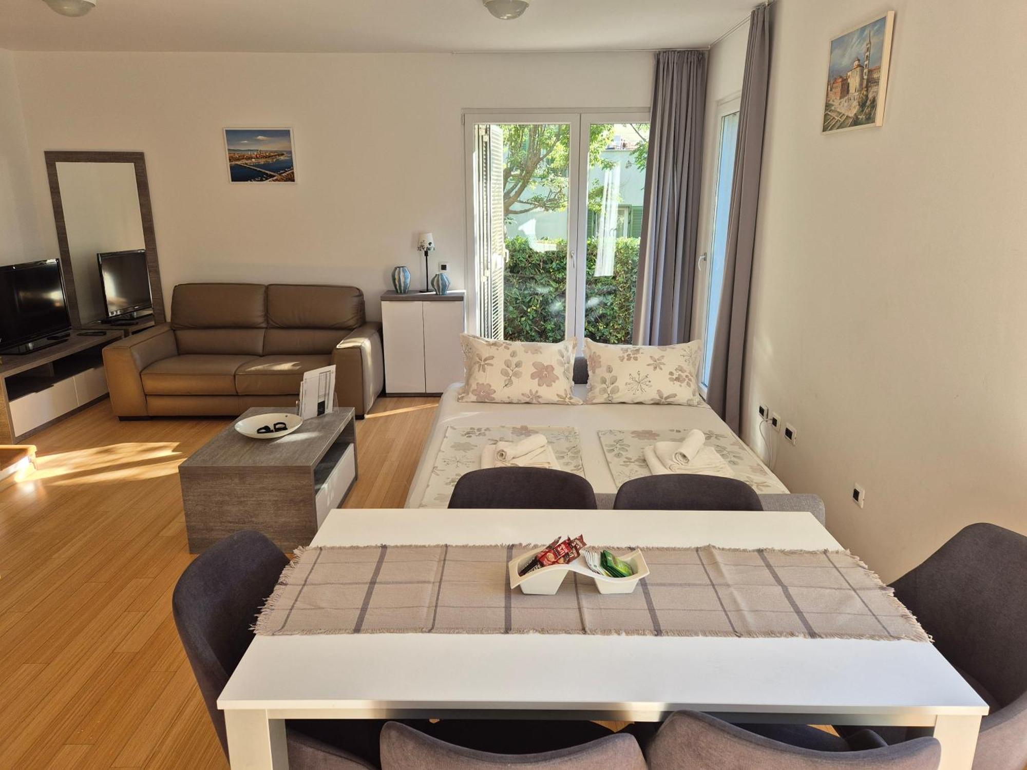 Luxury Two-Floor Apartment In Petrcane With Garden And Pool Экстерьер фото